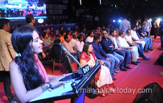 azar at Manhslotr premeir league